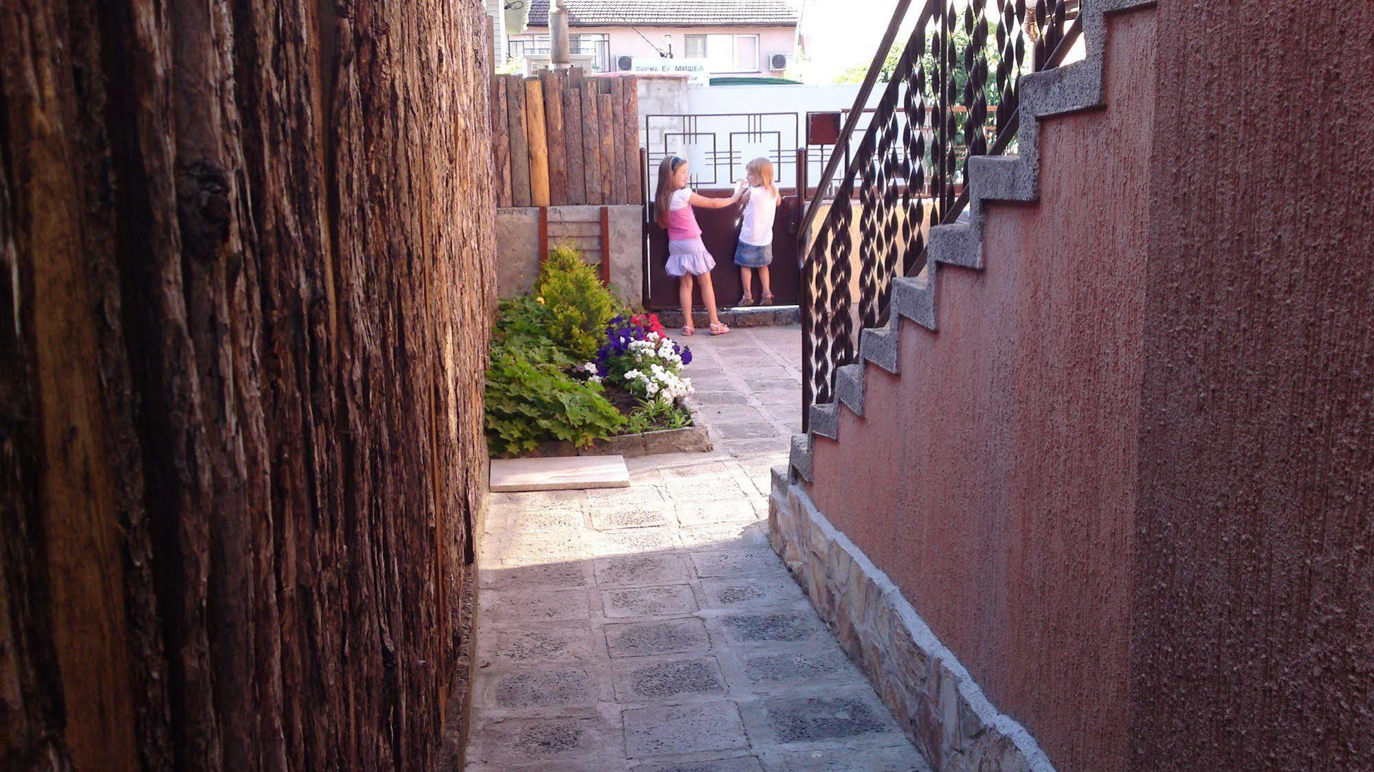 Avel Guest House Sófia Exterior foto